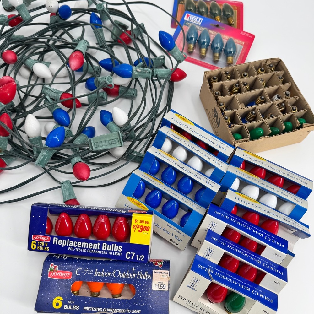 VTG MCM 50’ String of 50 Outdoor/Indoor C7 Lights + 79 Replacement Lights